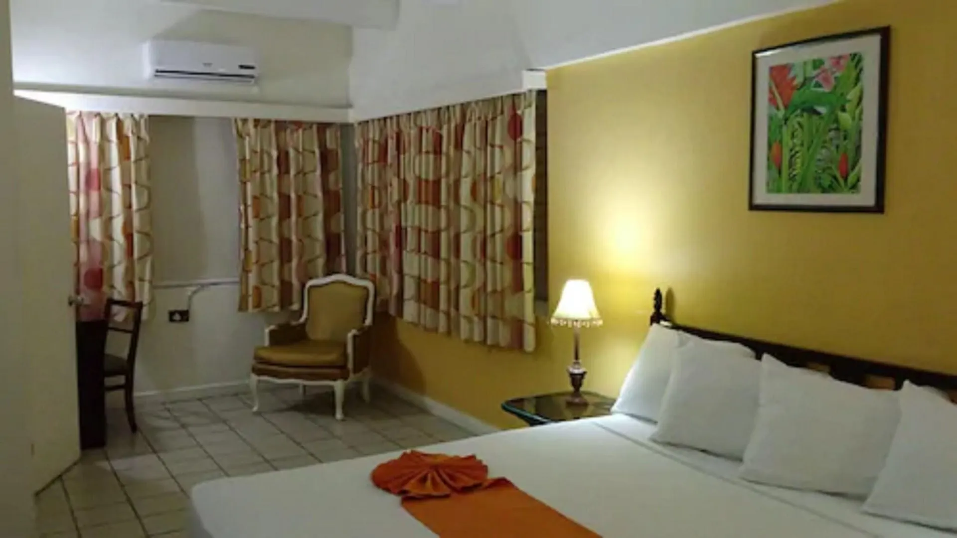 אוצ'ו ריוס Pineapple Court Hotel