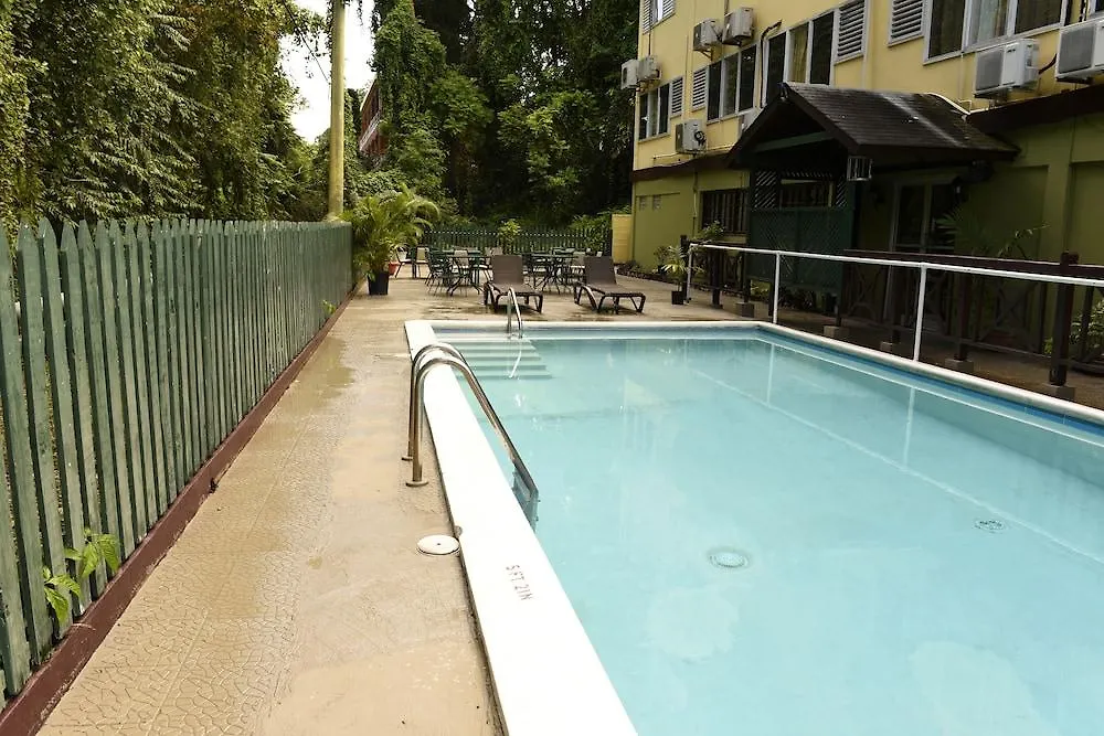 אוצ'ו ריוס Pineapple Court Hotel