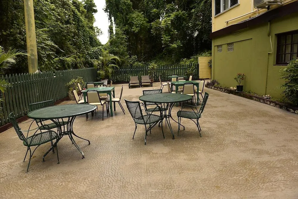 אוצ'ו ריוס Pineapple Court Hotel אוצ'ו ריוס