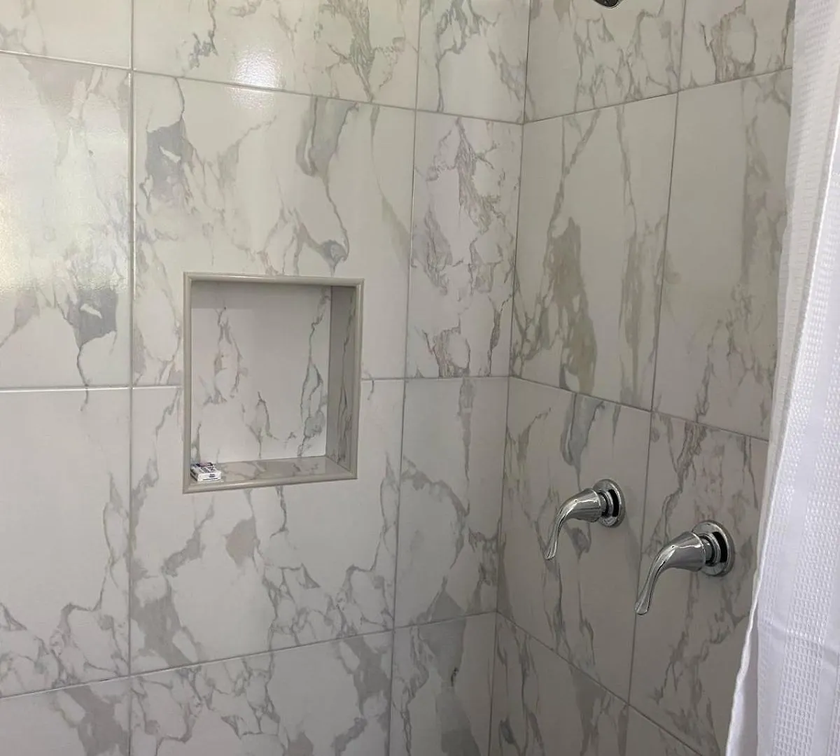 אוצ'ו ריוס Pineapple Court Hotel  אוצ'ו ריוס