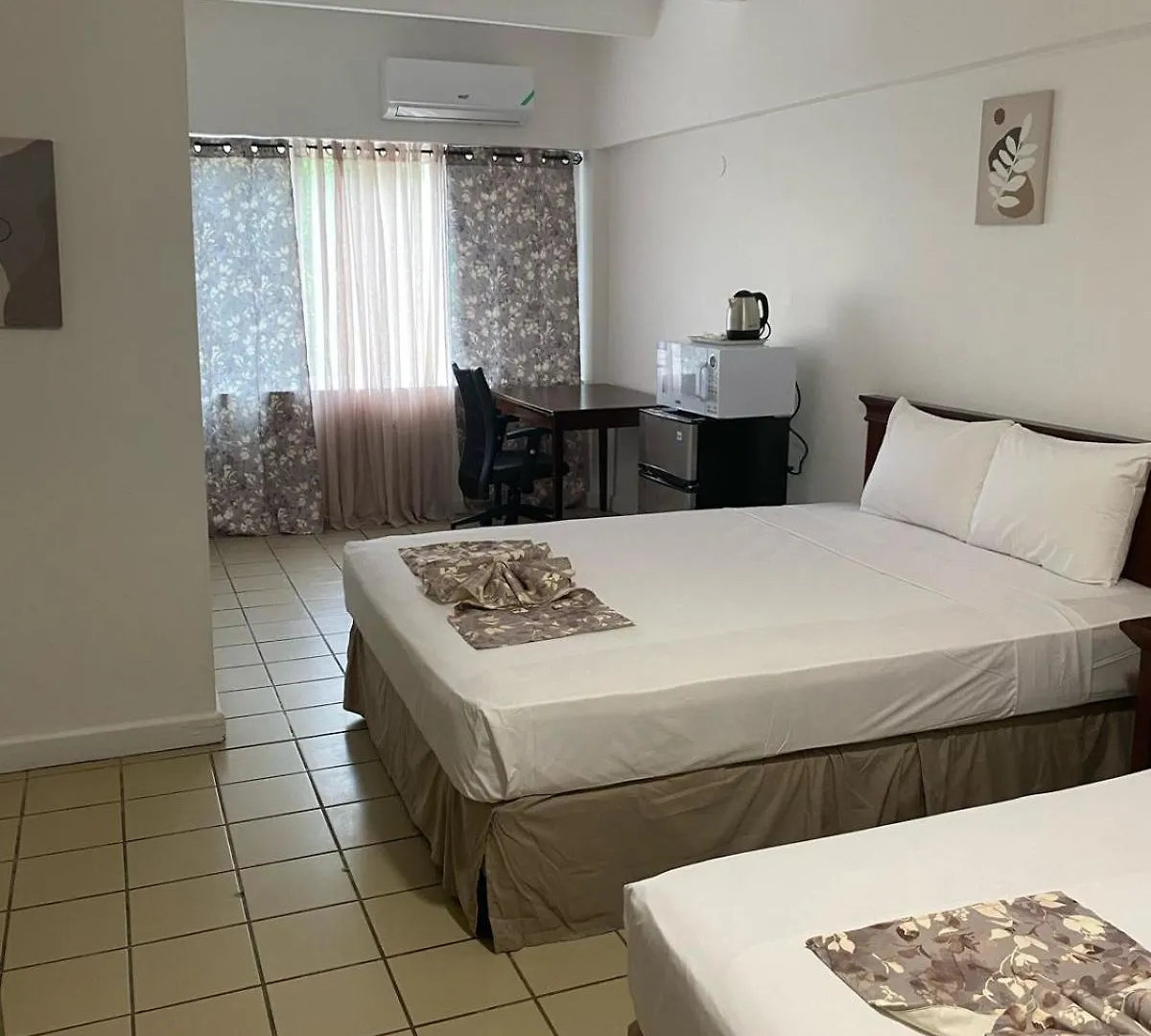 **  אוצ'ו ריוס Pineapple Court Hotel ג'מייקה