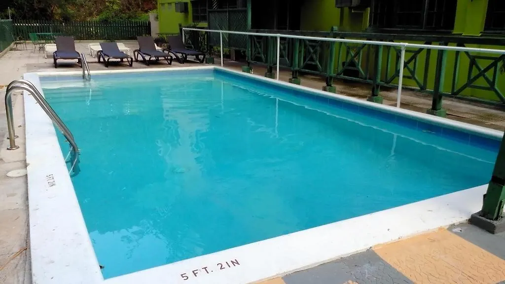 אוצ'ו ריוס Pineapple Court Hotel ג'מייקה
