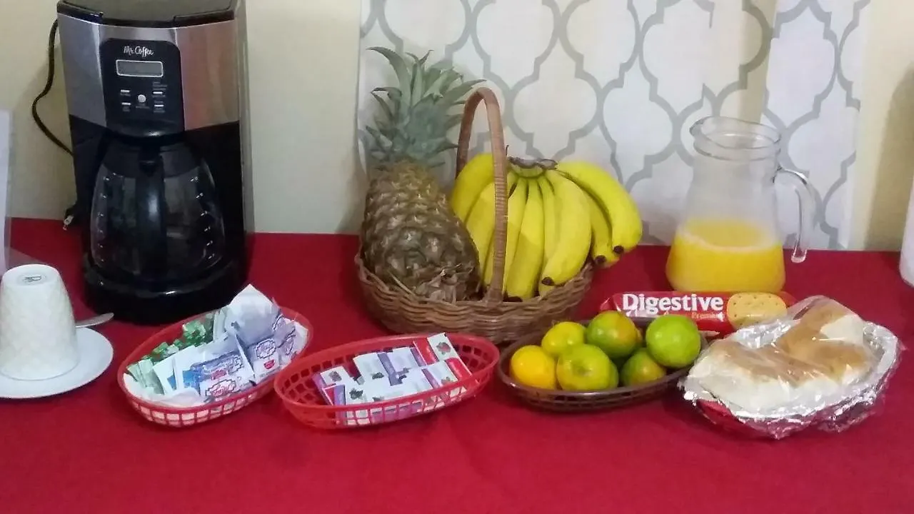 אוצ'ו ריוס Pineapple Court Hotel  אוצ'ו ריוס