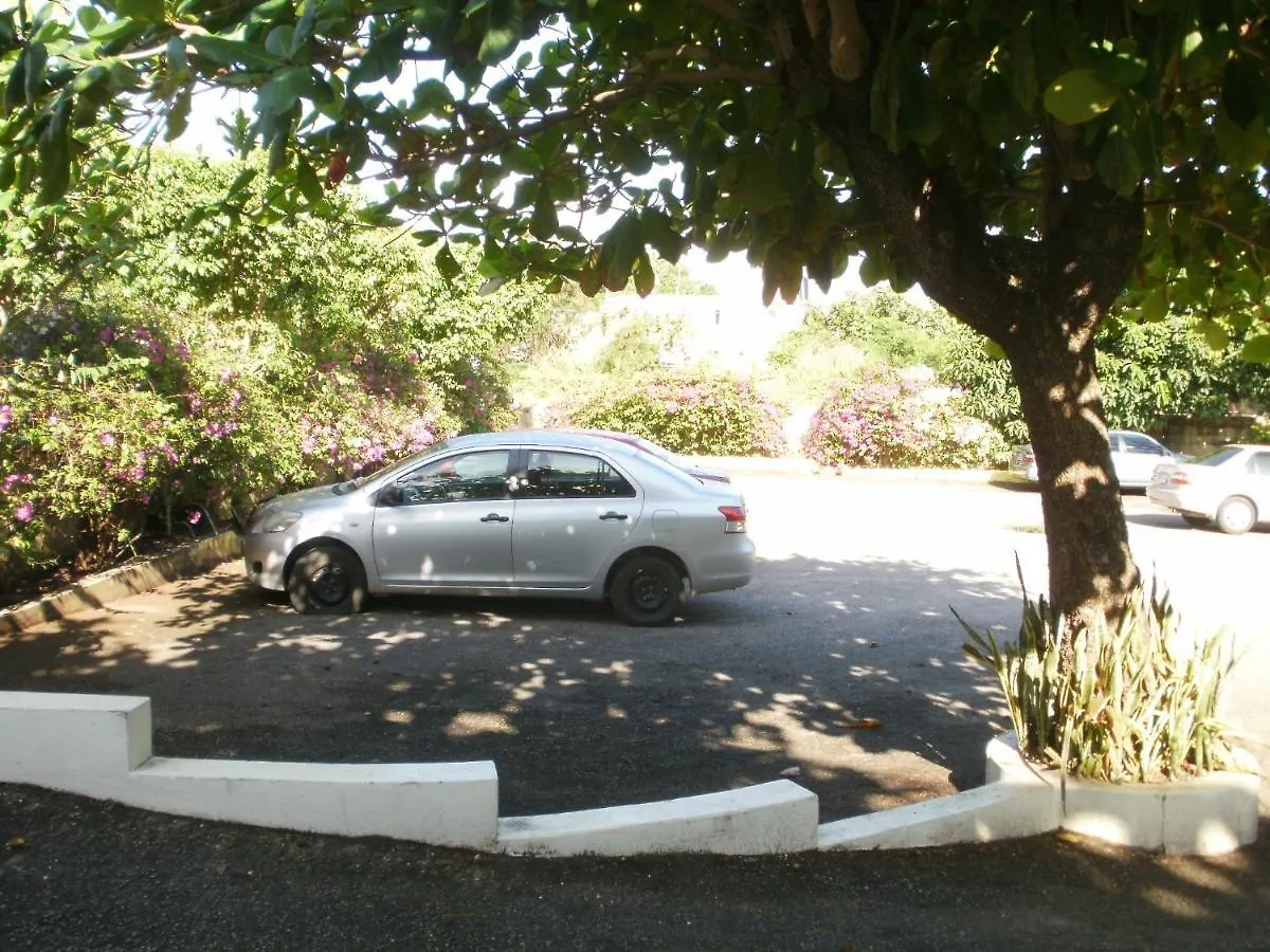 אוצ'ו ריוס Pineapple Court Hotel  אוצ'ו ריוס