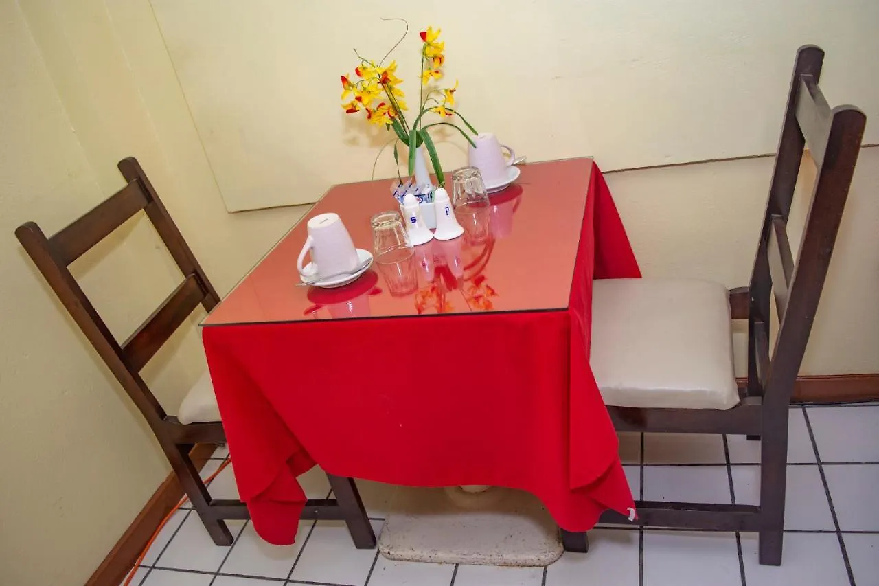 Pineapple Court Hotel Ocho Rios 2*,  Jamaica
