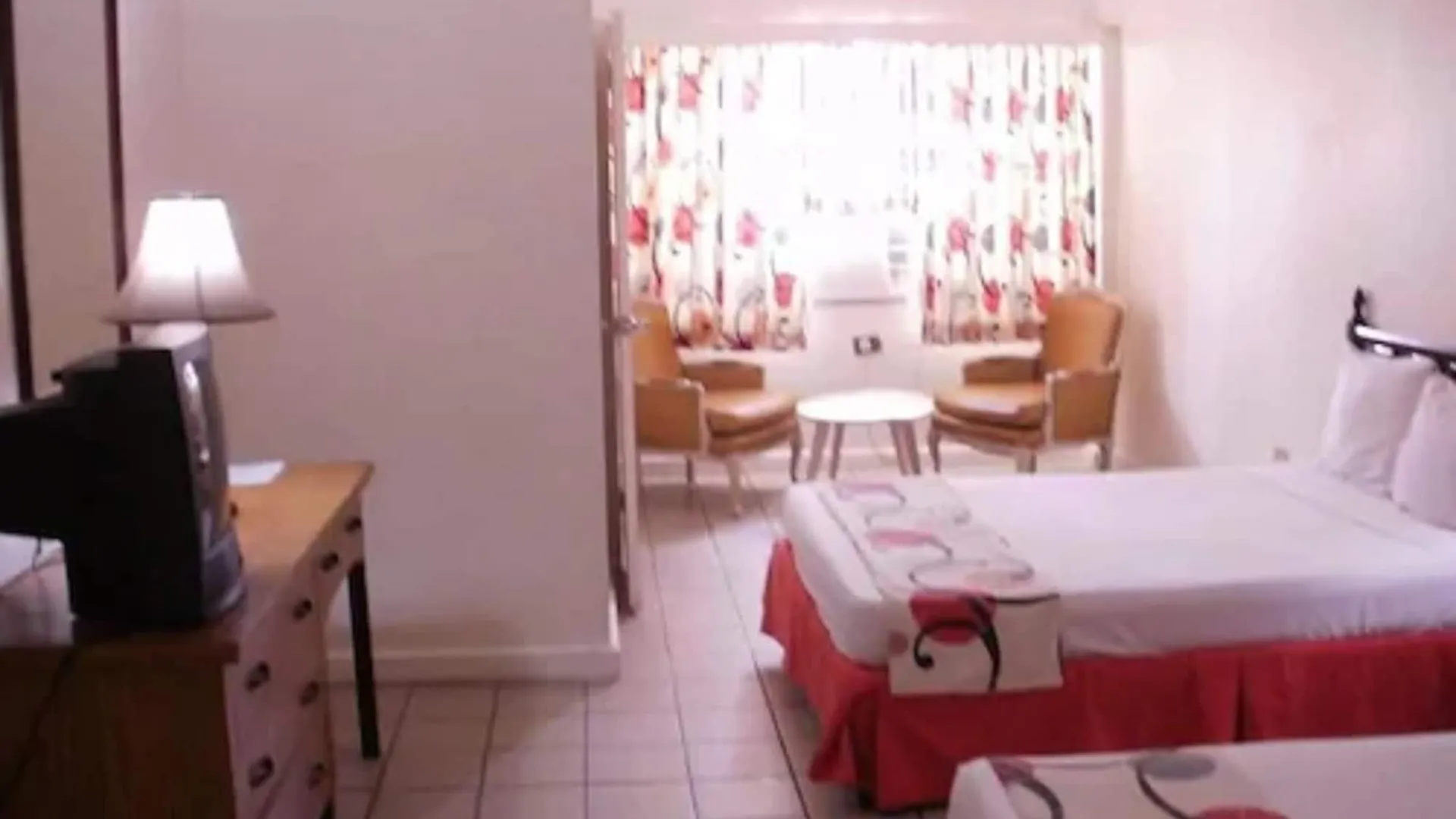 אוצ'ו ריוס Pineapple Court Hotel אוצ'ו ריוס