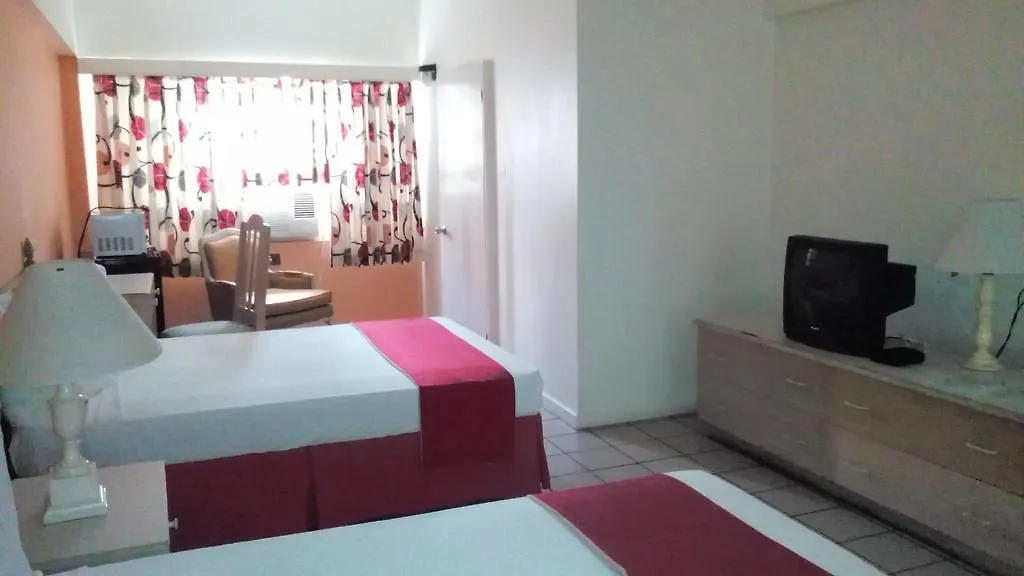 אוצ'ו ריוס Pineapple Court Hotel