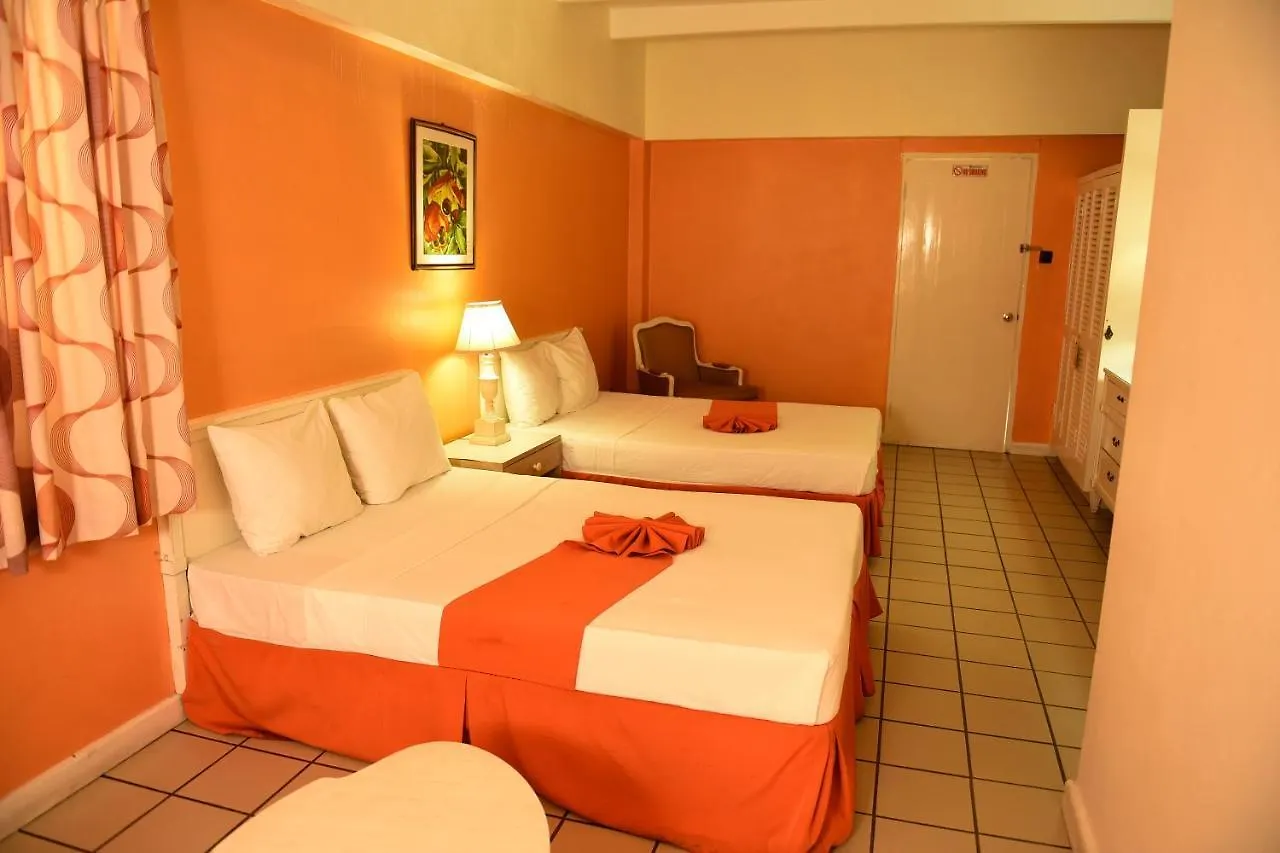 אוצ'ו ריוס Pineapple Court Hotel