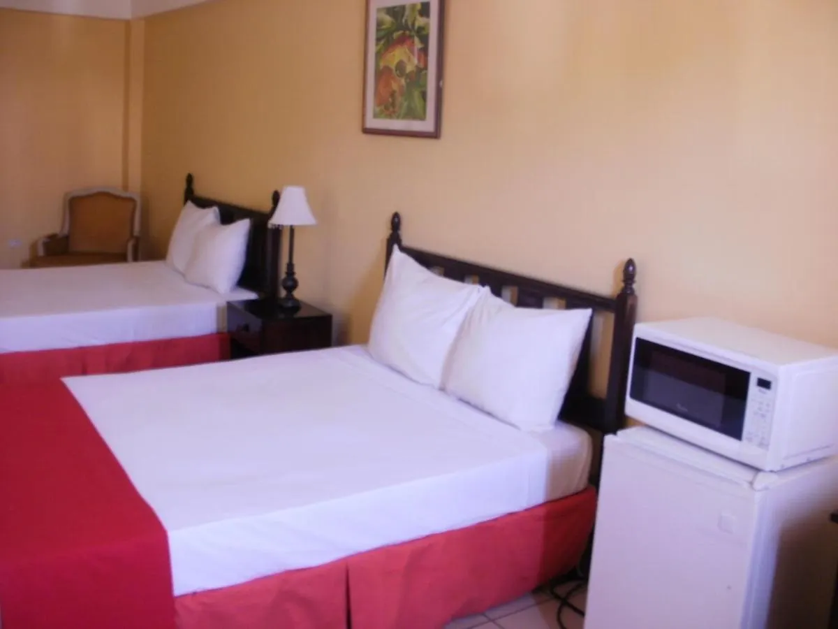 אוצ'ו ריוס Pineapple Court Hotel 2*, אוצ'ו ריוס ג'מייקה