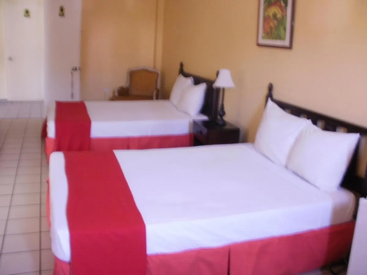 אוצ'ו ריוס Pineapple Court Hotel
