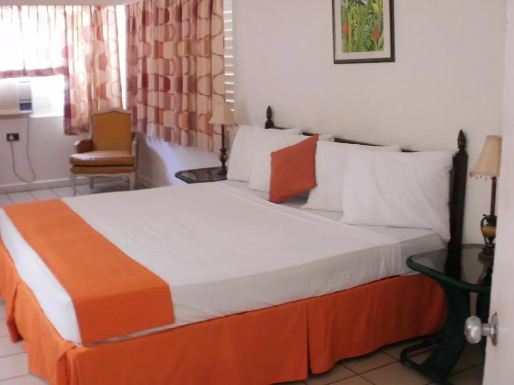 Pineapple Court Hotel Ocho Rios