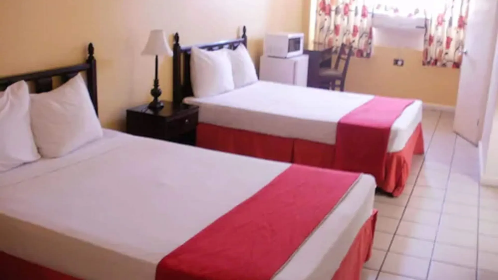 Pineapple Court Hotel Ocho Rios 2*,